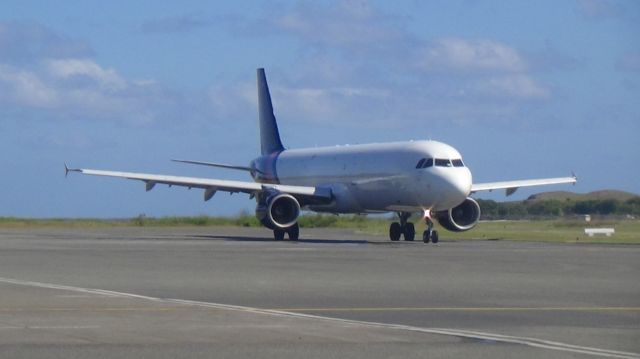 Airbus A321 (G-NIKO)