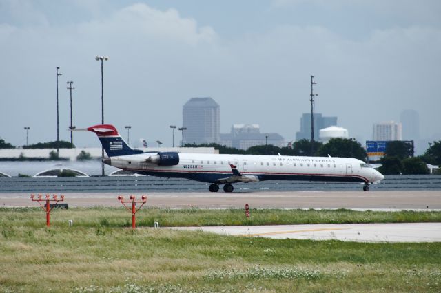 Canadair Regional Jet CRJ-200 (N928LR)