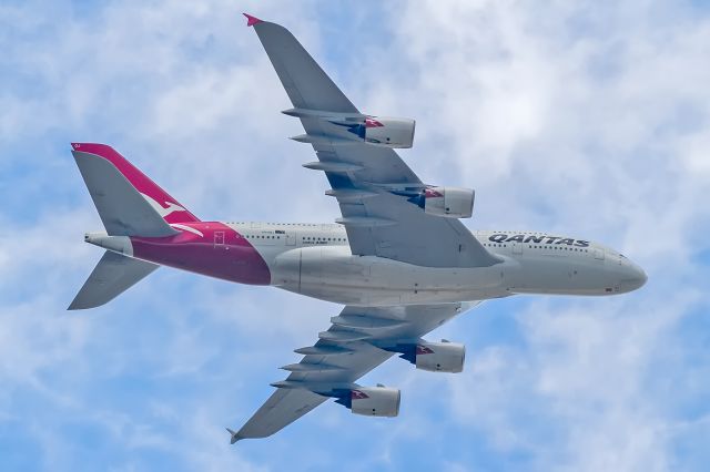 Airbus A380-800 —