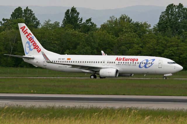 Boeing 737-800 (EC-IDT)