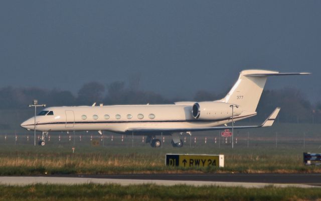 16-6377 — - usn c-37b 166377 at shannon 18/3/16.