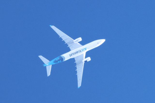 Airbus A330-200 (C-GUBF) - C-GUBF Airbus A-330-243 Air Transat TSC309 de Rome ECO vers Toronto YYZ Altitude 12192 Mètres Vitesse771 Km/H. Survolant la ville de Lavaltrie QC. le 12-10-2023 à 16;00