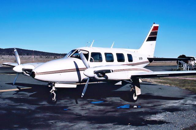 VH-SIN — - PIPER PA-31-310 - NAVAJO B - REG : VH-SIN (CN 31/758) - COOMA NSW. AUSTRALIA - YCOM (16/7/1987) 35MM SLIDE SCANNED WITH A EPSON PERFECTION V700 FLATBED SCANNER.