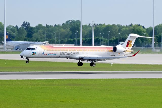 Bombardier CRJ-1000 (EC-JTU)