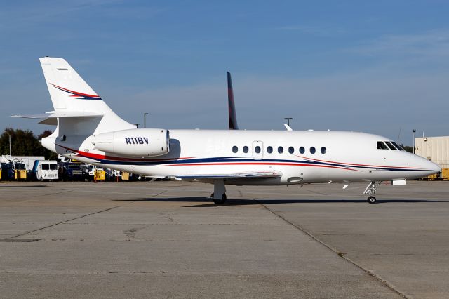 Dassault Falcon 2000 (N11BV)
