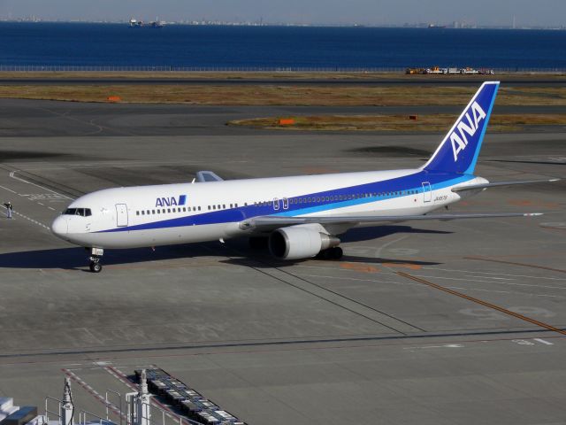 BOEING 767-300 (JA8579)