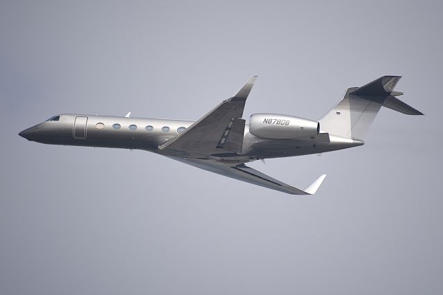 N878DB — - Billionaire Peter Thiel's chariot.