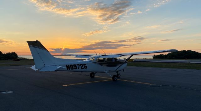 Cessna Skyhawk (N99725)