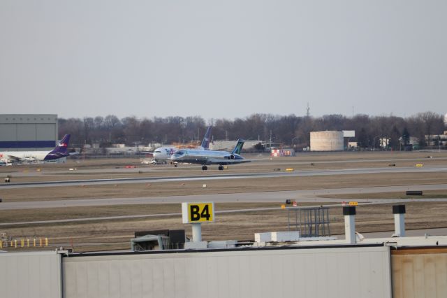 McDonnell Douglas MD-83 (N801WA) - World Atlantic chartered MD-83 "Mad Dog" for event at Indy this week.