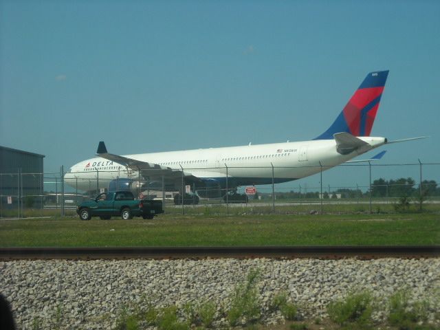 Airbus A330-300 (N815NW)