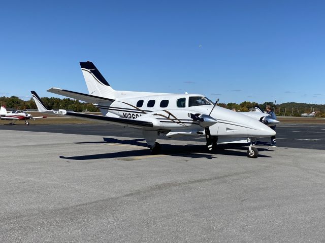 Beechcraft Duke (N126CA) - Date Taken: October 8, 2022br /I'm so glad I finally got a chance to take a picture of a Beechcraft B60 Duke, which is another one of my favorite twin prop planes! Someone gave me a ride on the golf kart to the traffic area for a few seconds.