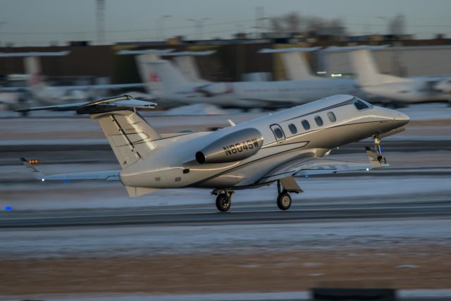 Embraer Phenom 300 (N804SW)