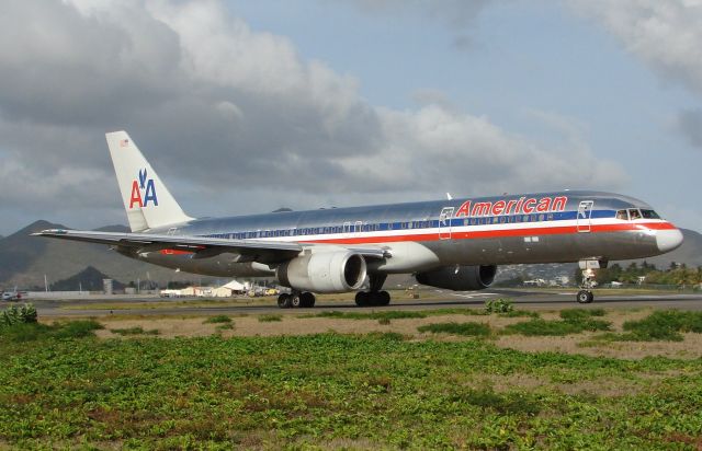 Boeing 757-200 (N642AA)