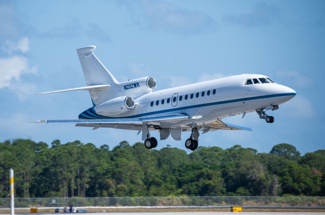 Dassault Falcon 900 (N202WR)