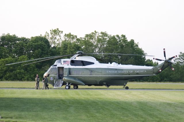 Sikorsky Sea King (15-9351) - There were many military helicopters at KFDK on this date due to the conclusion of the G-8 Conference at Camp David, about 30 miles to the northwest.  When the dignitaries left Camp David for their aircraft (at Dulles), a huge number of Secret Service personnel were routed through KFDK to points beyond.