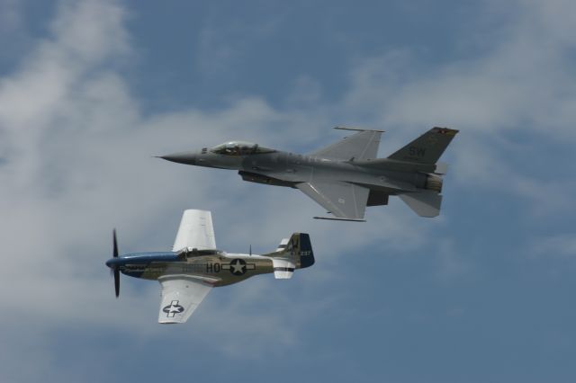 — — - Heritage Flight at Janesville Airshow - P-51 Moonbeam McSwine and F-16 Demo Team