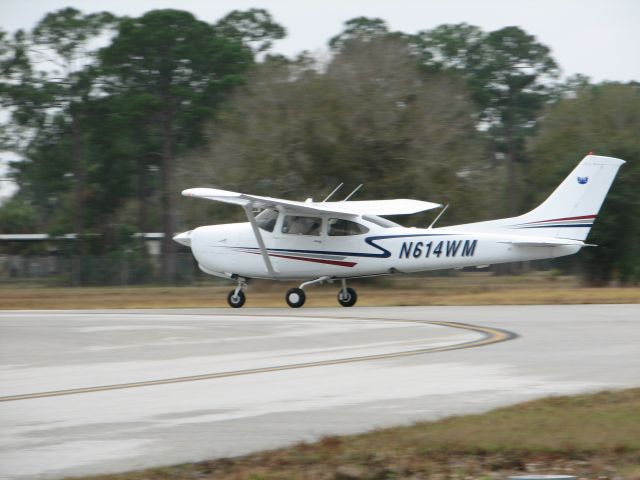 Cessna Skylane (N614WM)