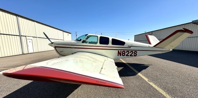 Beechcraft 35 Bonanza (N822S)