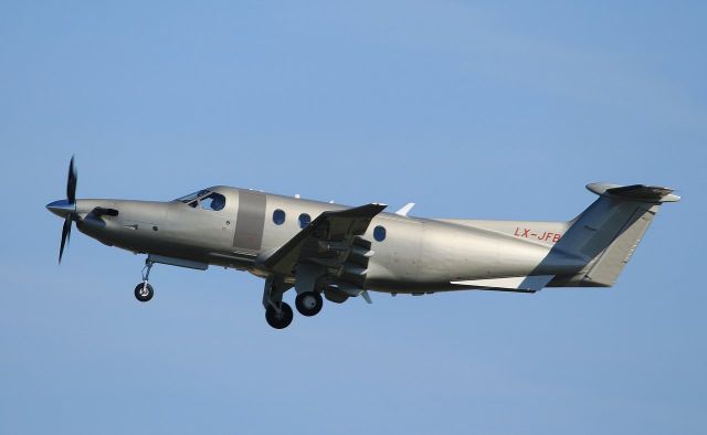 Pilatus PC-12 (LX-JFB)