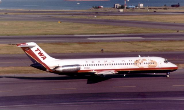 McDonnell Douglas DC-9-30 (N990Z) - From July 1997