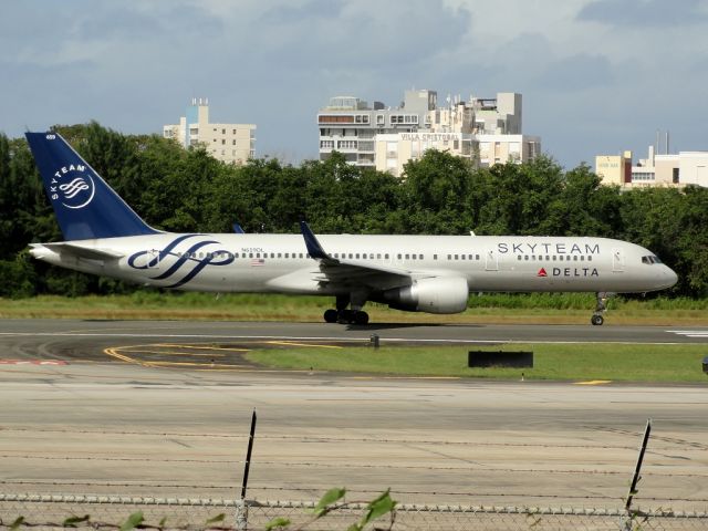 Boeing 757-200 (N659DL)