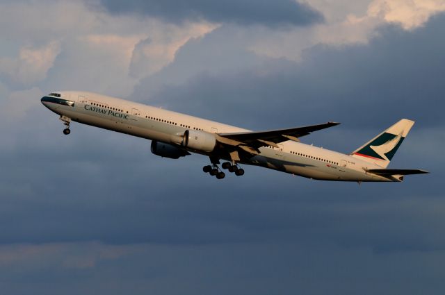 BOEING 777-300 (B-HNE) - BHNE  Boeing 777-367 c/n:27507 L/N:94 Cathay Pacific Airways : 2015/08/20 