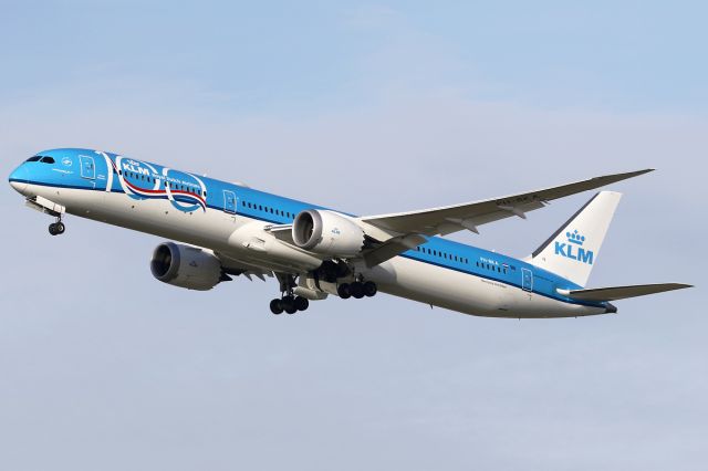 BOEING 787-10 Dreamliner (PH-BKA)