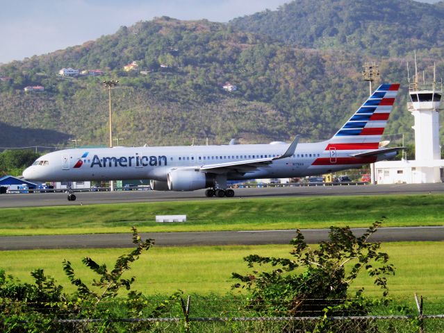 Boeing 757-200 (N176AA)