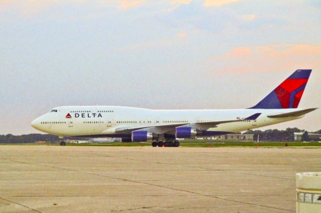 Boeing 747-400 (N675NW) - Parked at DSM for the Honor Flight to Washington, D.C. August 16, 2010.