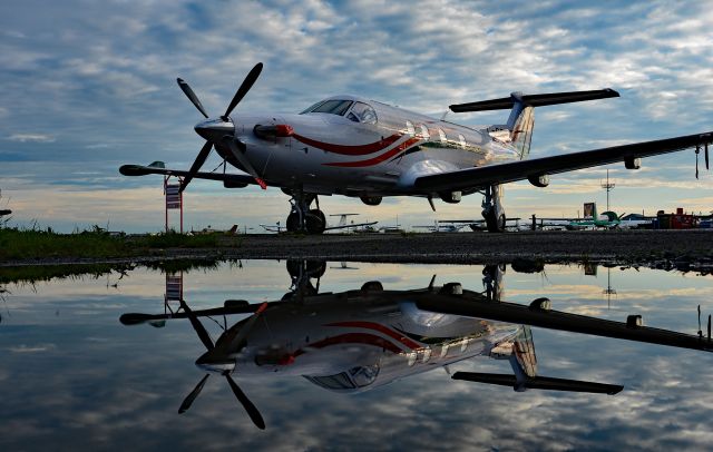 Pilatus PC-12 (C-GFLN)