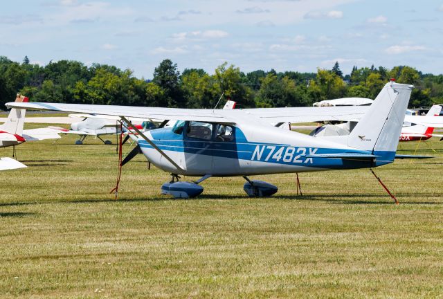 Cessna Skyhawk (N7482X)