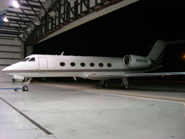 Gulfstream Aerospace Gulfstream IV (N460QS) - NETJETS INTERNATIONAL AT HUNTSVILLE FLIGHT CENTER