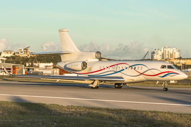 Dassault Falcon 7X (M-OUNT)