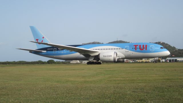 Boeing 787-8 (G-TUIH)
