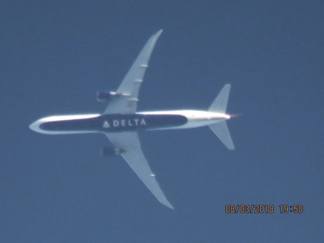 BOEING 767-400 (N835MH)