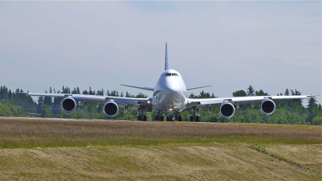 BOEING 747-8 (N851GT) - BOE578 (LN:1458) taxis onto runway 34L for a fast taxi test on completion of its maiden flight, 7/12/12.