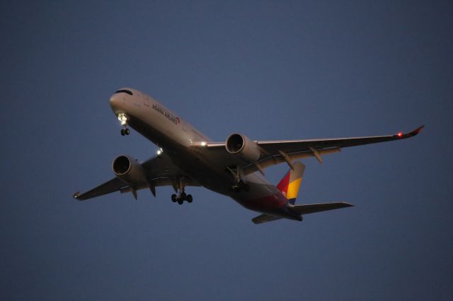 Airbus A350-900 (HL8382)