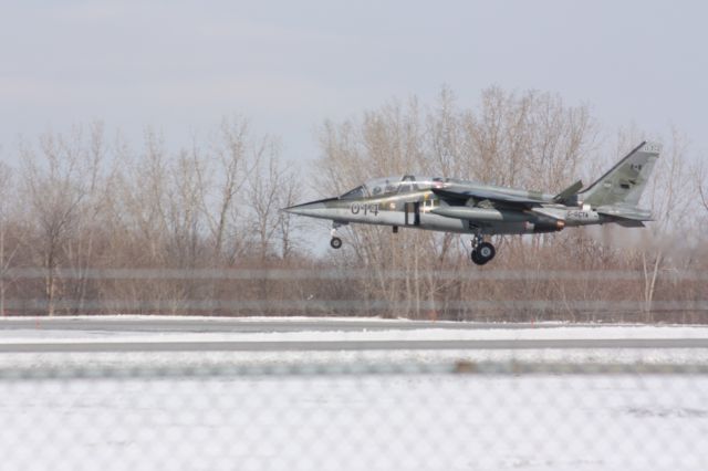 DASSAULT-BREGUET/DORNIER Alpha Jet (C-GCTA)