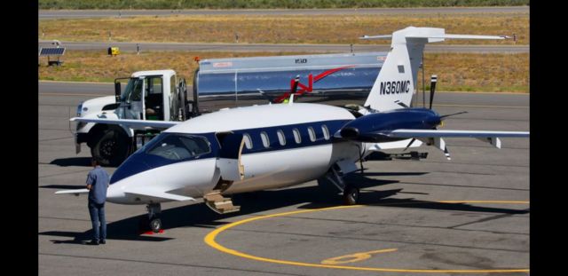 Piaggio P.180 Avanti (N360MC)