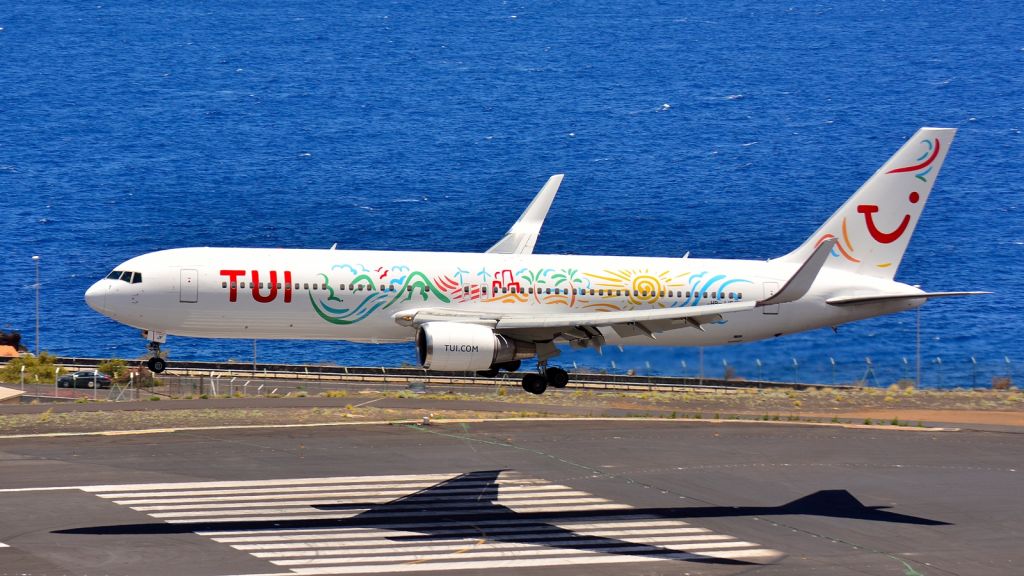 BOEING 767-300 (HB-JJF)