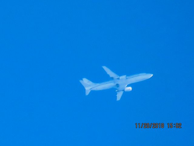 BOEING 737-400 (N640CS)