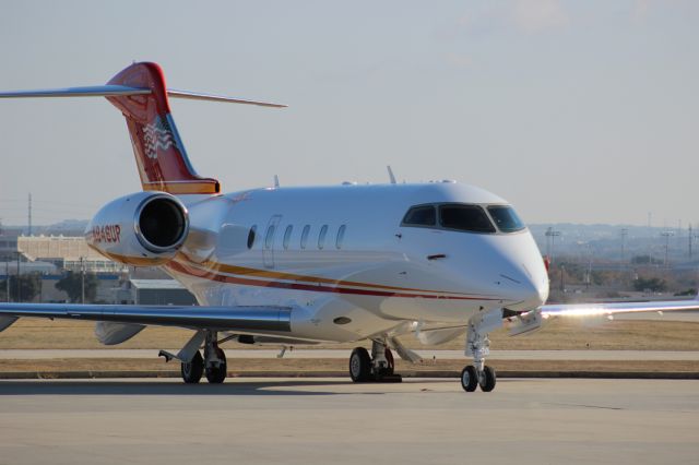 Bombardier Challenger 300 (N846UP)