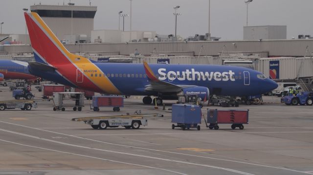 BOEING 737-300 (N640SW)