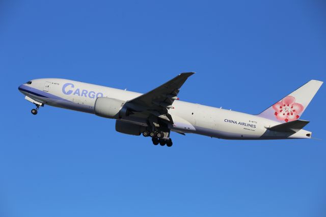 BOEING 777-200LR (B-18772)