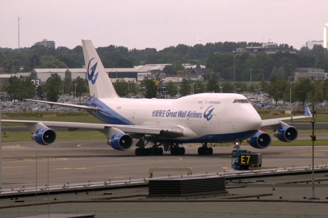 Boeing 747-400 (B-2430) - Great Wall Airlines B747-412 (B-2430) "taxiing in" on its arrival at AMS. (Photo May 2007)