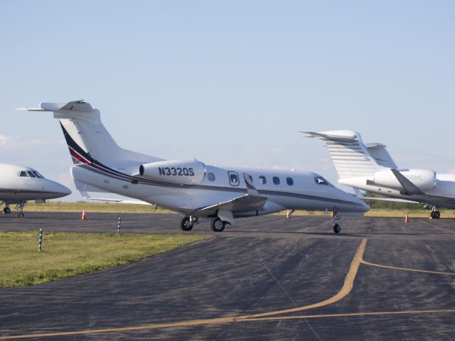 Embraer Phenom 300 (N332QS) - 2 August 2015