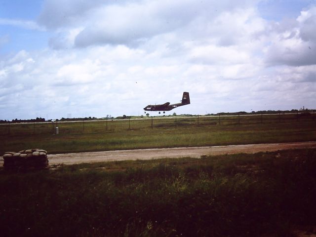 — — - US ARMY de Havilland CV-2B Caribou at TAN SON NHUT AIR BASE, SAIGON, VIETNAM 1966 