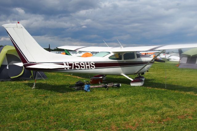 Cessna Skyhawk (N758HS)