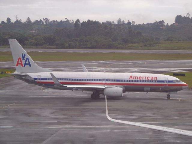 Boeing 737-800 (N938AN)