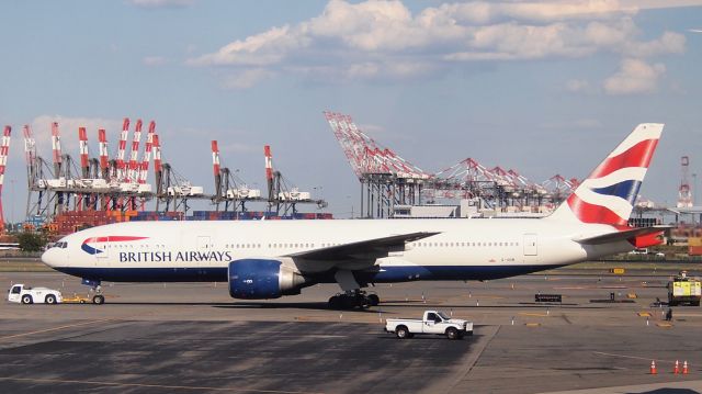 Boeing 777-200 (G-VIIN)